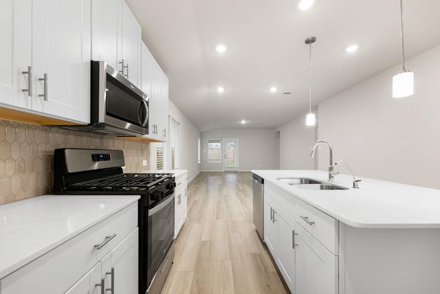 6611 Castella Drive, Rosharon, TX 77583