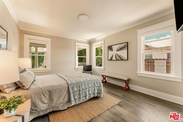 6607 De Longpre Avenue, Los Angeles, CA 90028