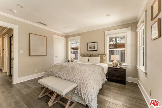 6607 De Longpre Avenue, Los Angeles, CA 90028