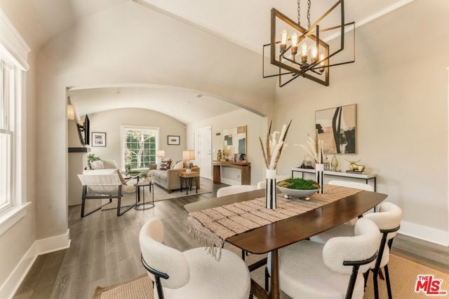 6607 De Longpre Avenue, Los Angeles, CA 90028