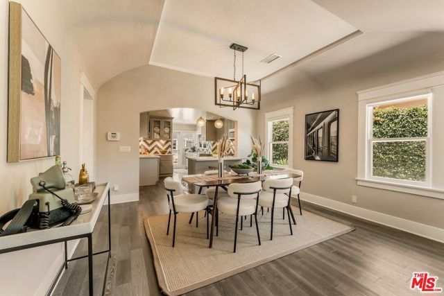 6607 De Longpre Avenue, Los Angeles, CA 90028