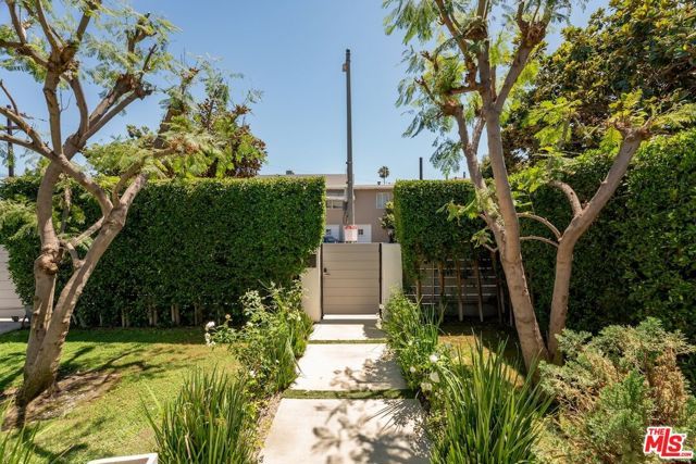 6607 De Longpre Avenue, Los Angeles, CA 90028