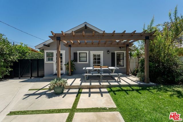 6607 De Longpre Avenue, Los Angeles, CA 90028