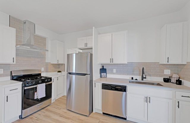 2664 S Clement AVENUE, Milwaukee, WI 53207