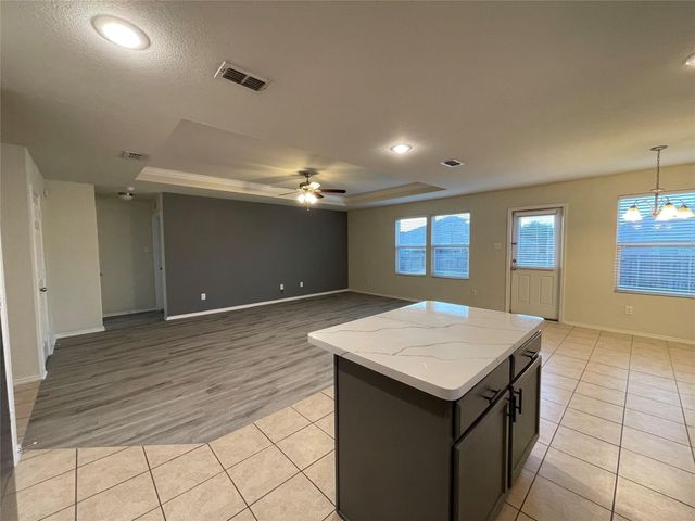 5817 Mountain Bluff Drive, Fort Worth, TX 76179