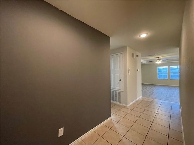 5817 Mountain Bluff Drive, Fort Worth, TX 76179