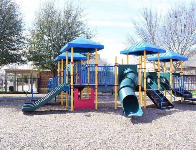 5817 Mountain Bluff Drive, Fort Worth, TX 76179