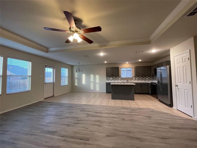 5817 Mountain Bluff Drive, Fort Worth, TX 76179