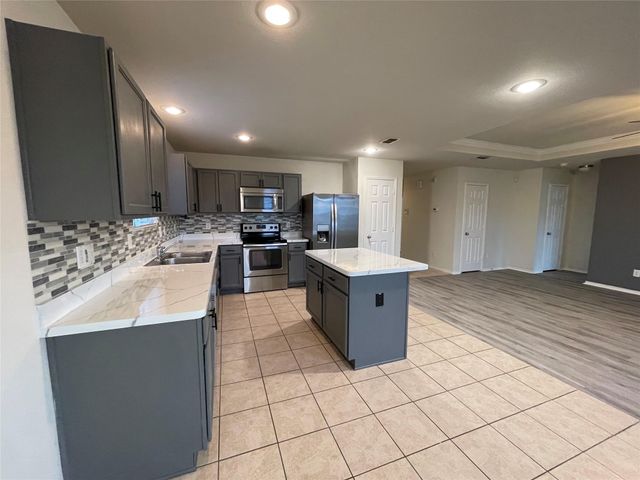 5817 Mountain Bluff Drive, Fort Worth, TX 76179