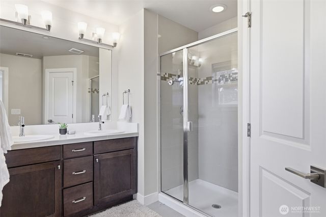 23947 SE 45th Terr, Sammamish, WA 98029