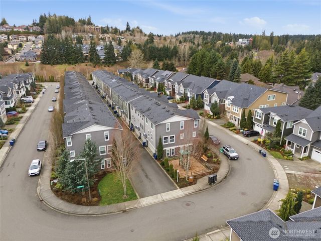 23947 SE 45th Terr, Sammamish, WA 98029