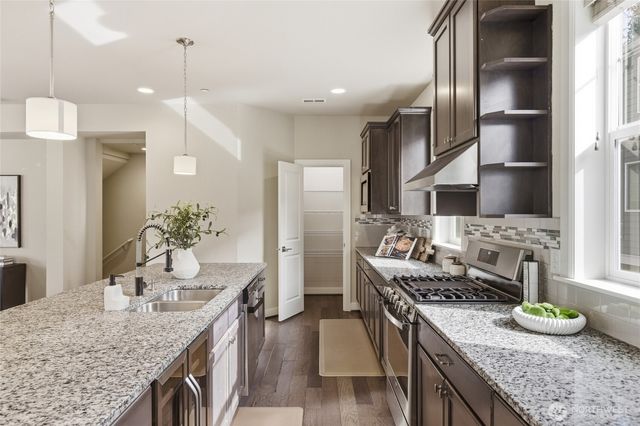 23947 SE 45th Terr, Sammamish, WA 98029