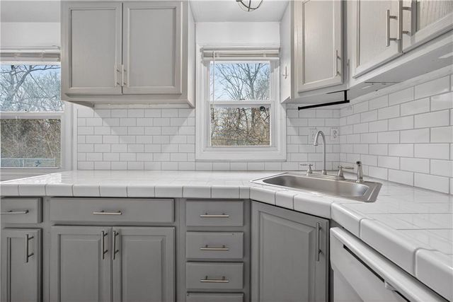 1115 S 49TH Drive, Kansas City, KS 66106