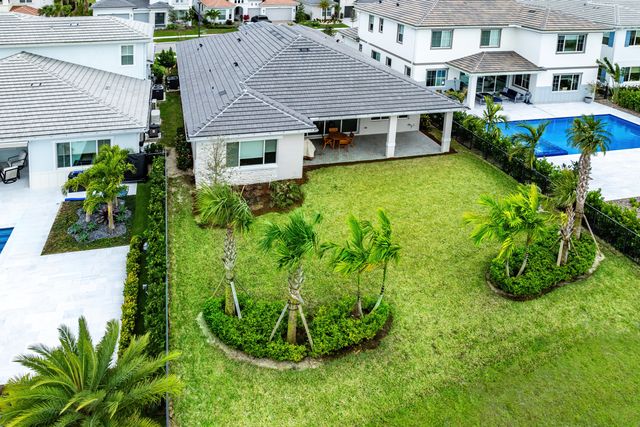 12272 Waterstone Circle, Palm Beach Gardens, FL 33412