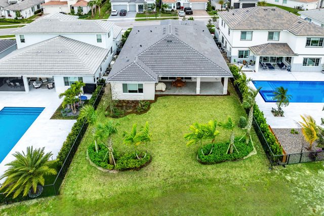 12272 Waterstone Circle, Palm Beach Gardens, FL 33412