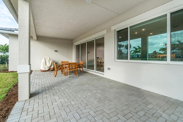 12272 Waterstone Circle, Palm Beach Gardens, FL 33412