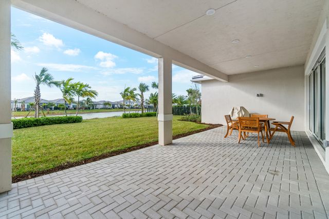 12272 Waterstone Circle, Palm Beach Gardens, FL 33412