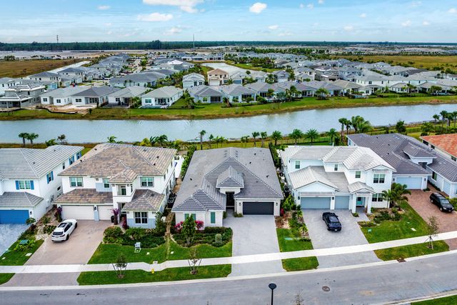 12272 Waterstone Circle, Palm Beach Gardens, FL 33412