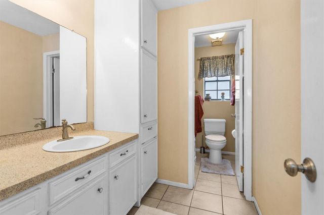 2117 Bershire Drive, Huntsville, TX 77340