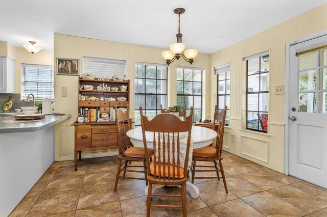 2117 Bershire Drive, Huntsville, TX 77340