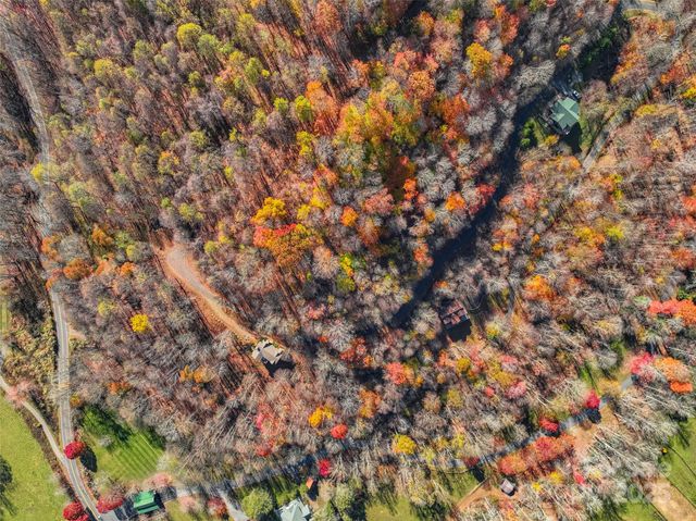 000 Pearl Way 12, Burnsville, NC 28714