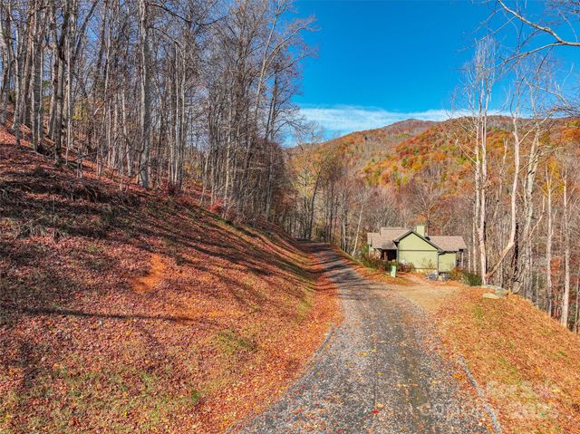 000 Pearl Way 12, Burnsville, NC 28714