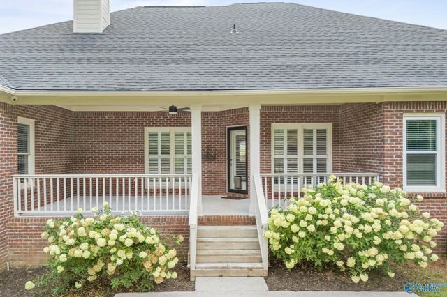 253 Natchez Trail, Huntsville, AL 35806