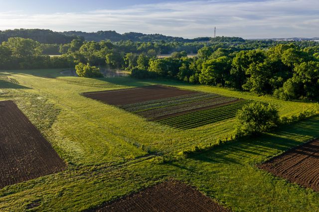 2023 Dr Robertson Rd, Spring Hill, TN 37174