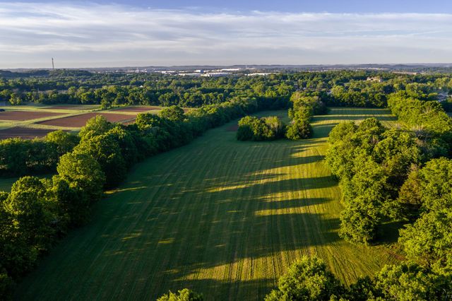 2023 Dr Robertson Rd, Spring Hill, TN 37174