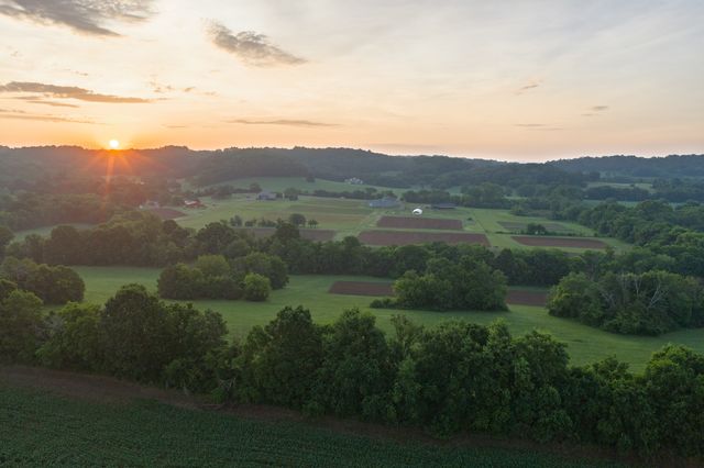 2023 Dr Robertson Rd, Spring Hill, TN 37174
