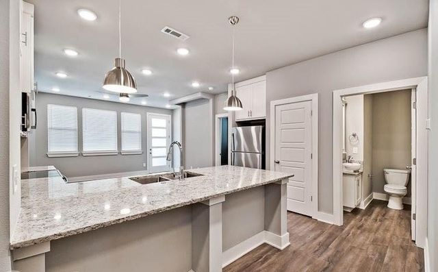 1701 W Deane Street, Fayetteville, AR 72704