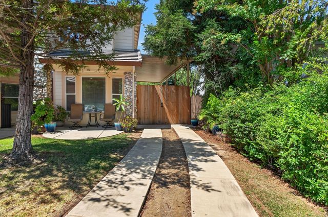 10236 Stathos Dr, Elk Grove, CA 95757