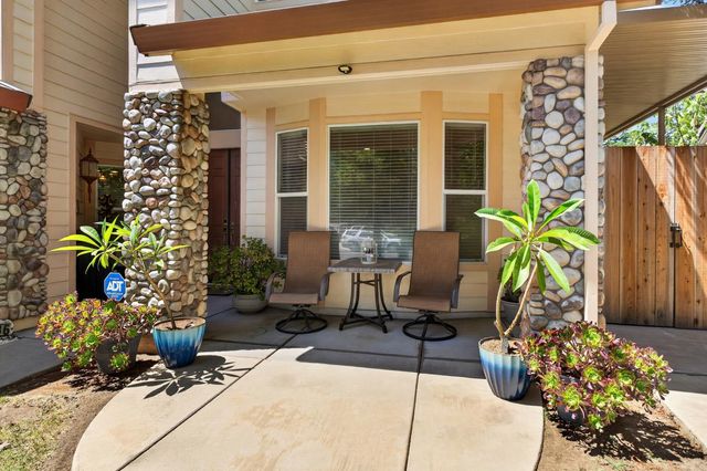 10236 Stathos Dr, Elk Grove, CA 95757