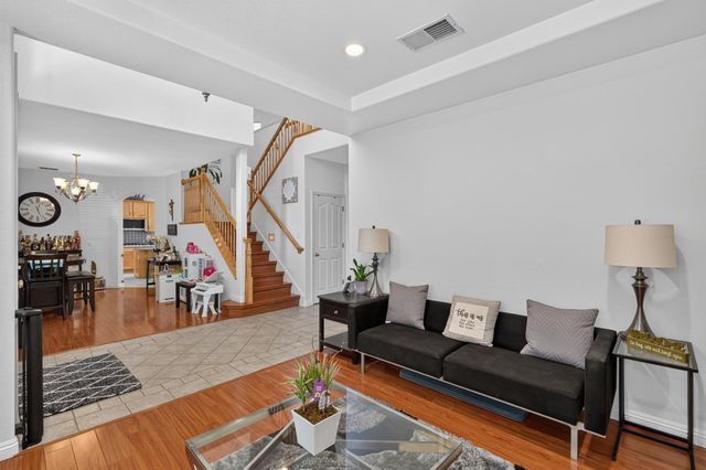 10236 Stathos Dr, Elk Grove, CA 95757