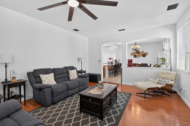 10236 Stathos Dr, Elk Grove, CA 95757