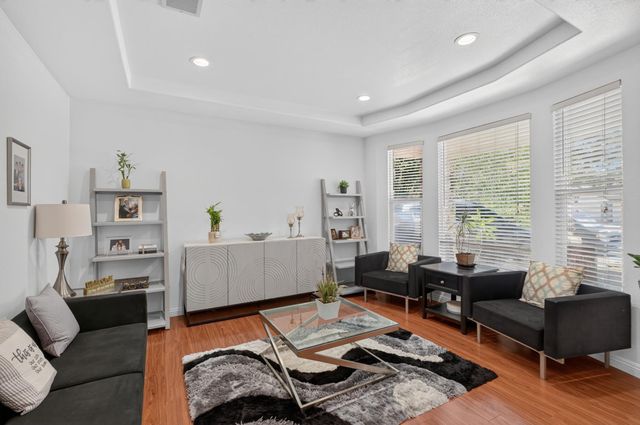 10236 Stathos Dr, Elk Grove, CA 95757