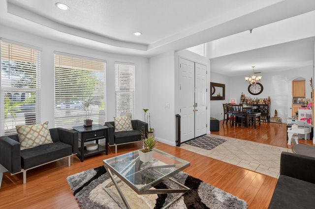 10236 Stathos Dr, Elk Grove, CA 95757
