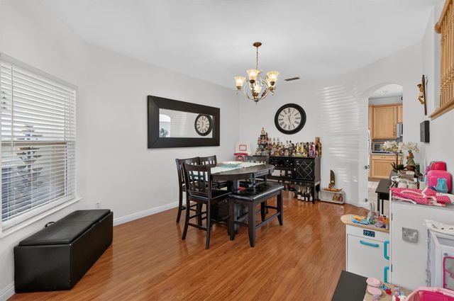 10236 Stathos Dr, Elk Grove, CA 95757