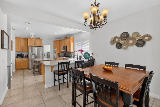 10236 Stathos Dr, Elk Grove, CA 95757