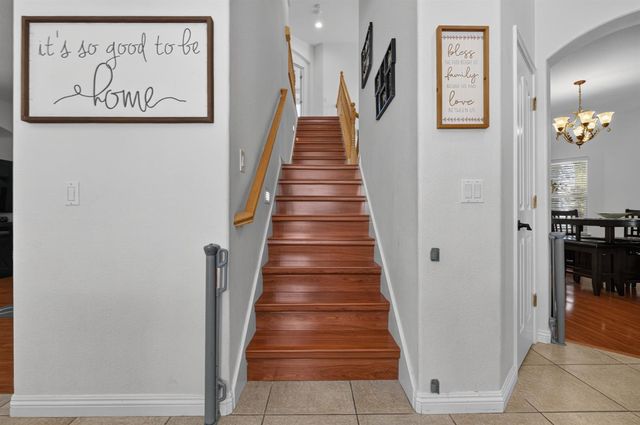 10236 Stathos Dr, Elk Grove, CA 95757