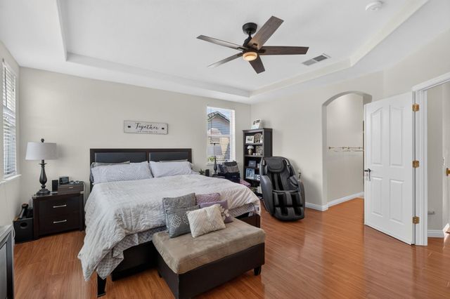 10236 Stathos Dr, Elk Grove, CA 95757