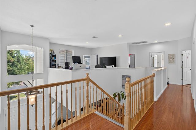 10236 Stathos Dr, Elk Grove, CA 95757