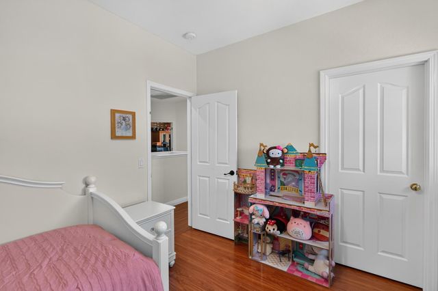 10236 Stathos Dr, Elk Grove, CA 95757