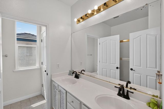 10236 Stathos Dr, Elk Grove, CA 95757