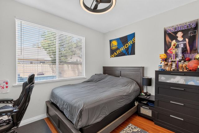 10236 Stathos Dr, Elk Grove, CA 95757