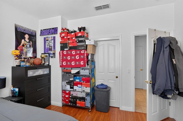 10236 Stathos Dr, Elk Grove, CA 95757