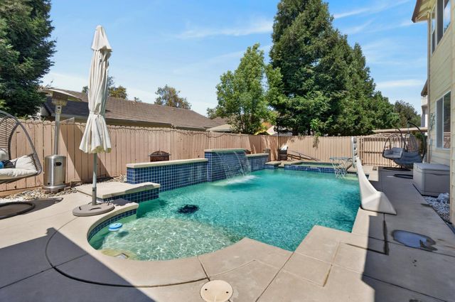 10236 Stathos Dr, Elk Grove, CA 95757