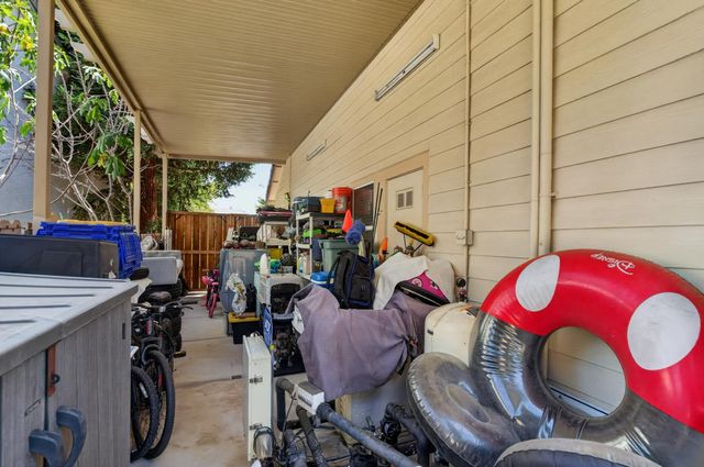 10236 Stathos Dr, Elk Grove, CA 95757