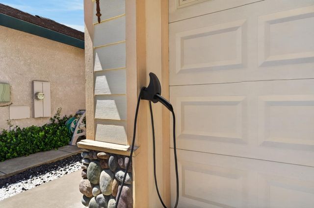 10236 Stathos Dr, Elk Grove, CA 95757