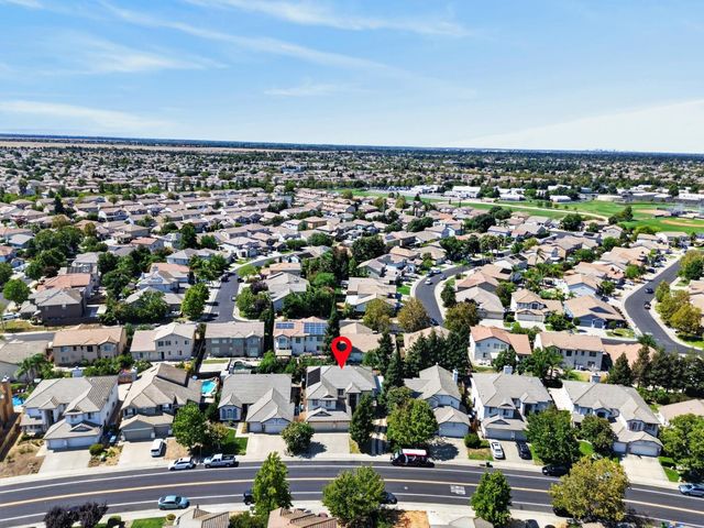 10236 Stathos Dr, Elk Grove, CA 95757